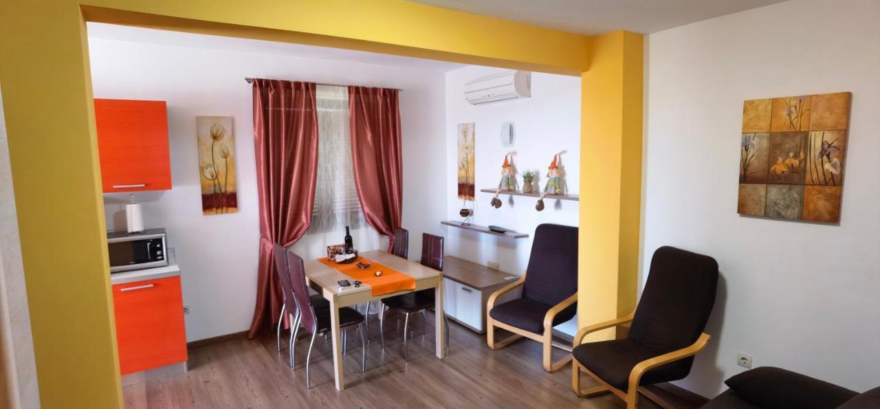 Apartments Fantazija Rovigno Esterno foto
