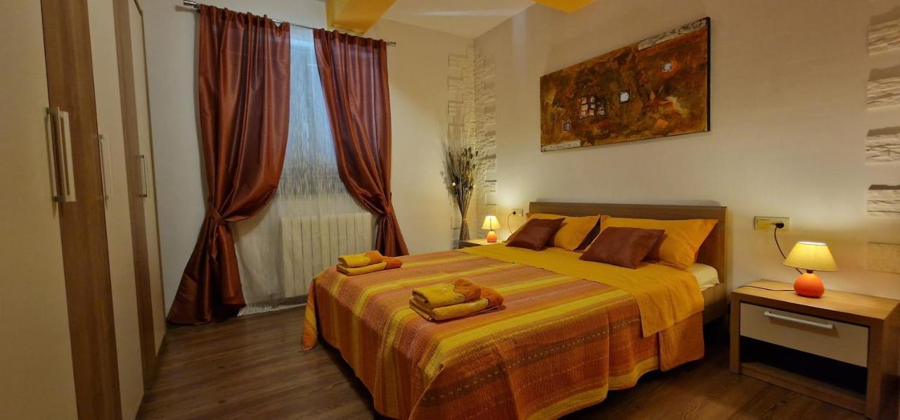 Apartments Fantazija Rovigno Esterno foto